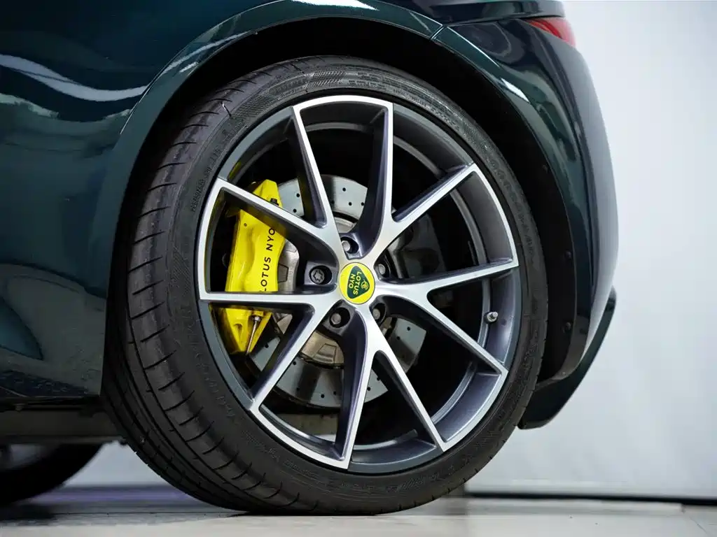 Lotus Cars EMIRA 2021 2.0T DCT First Edition фото 20