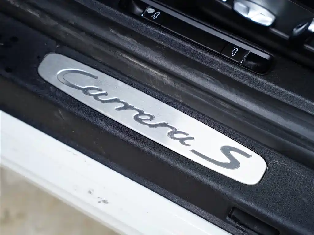 Porsche 911 2012 Carrera S 3.8L фото 32