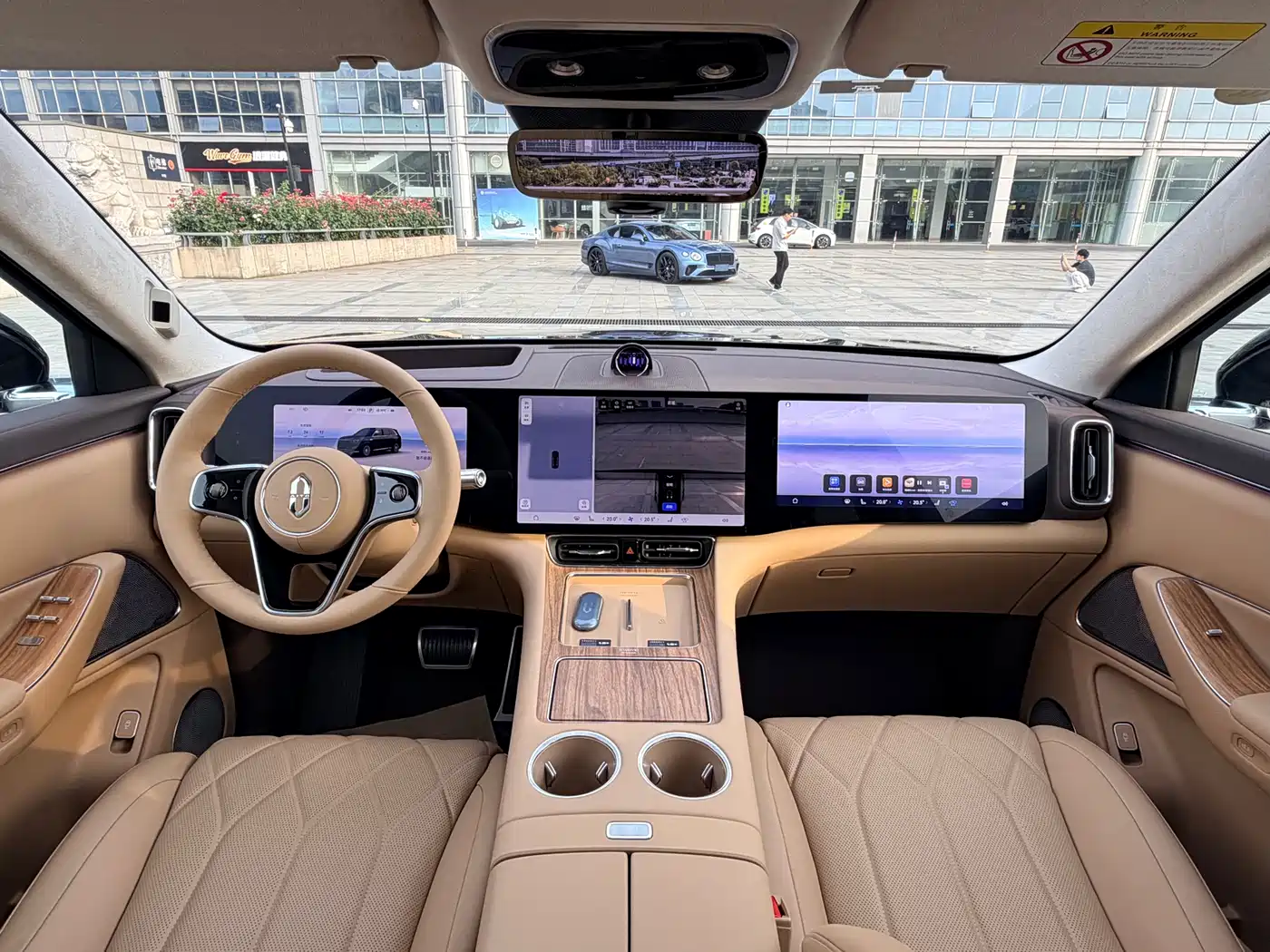 AITO Wenjie AITO M8 2025 Extended Range Ultra 53.4kWh 6-Seater фото 18