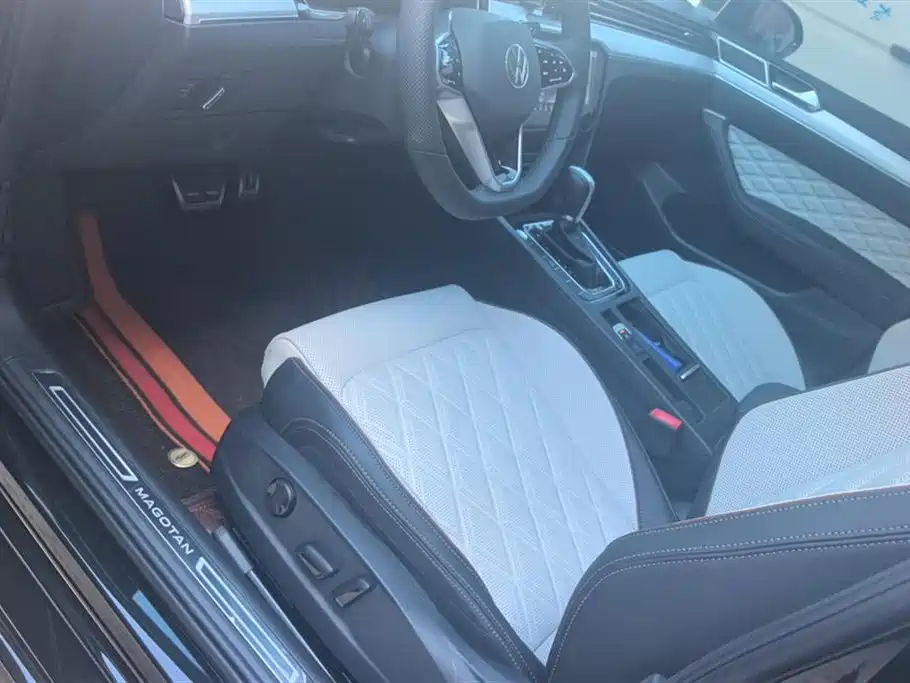 Volkswagen Magotan 2025 Facelift Public Edition 330TSI DSG Luxury фото 9