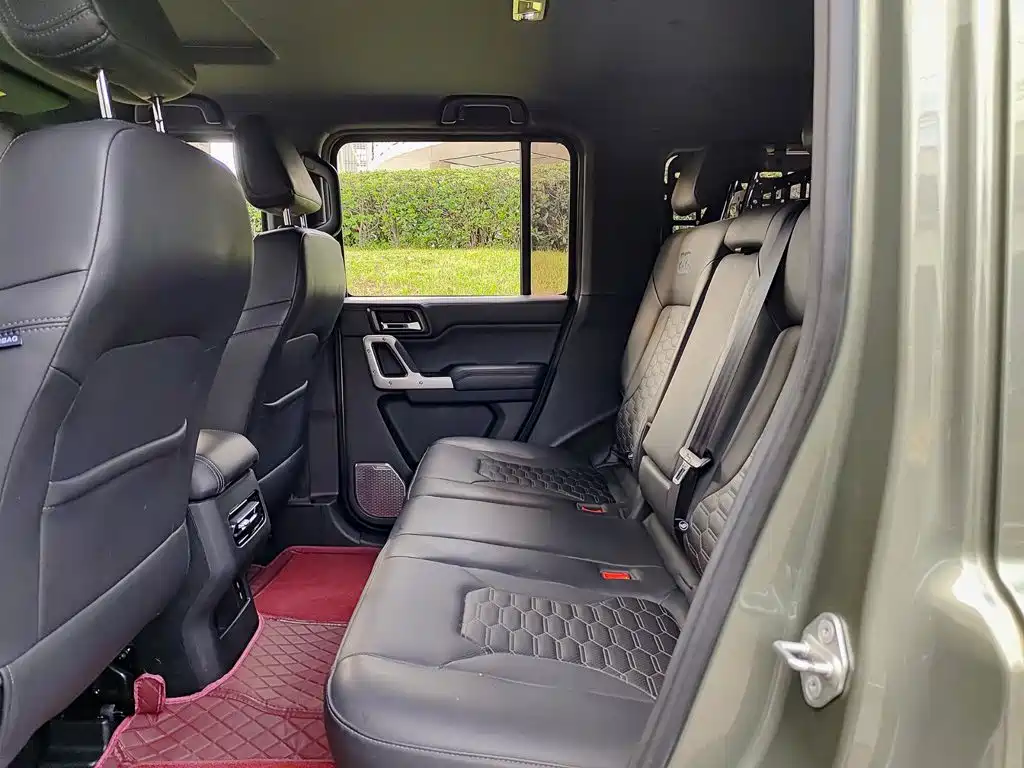 212 T01 2025 2024 2.0T Explorer