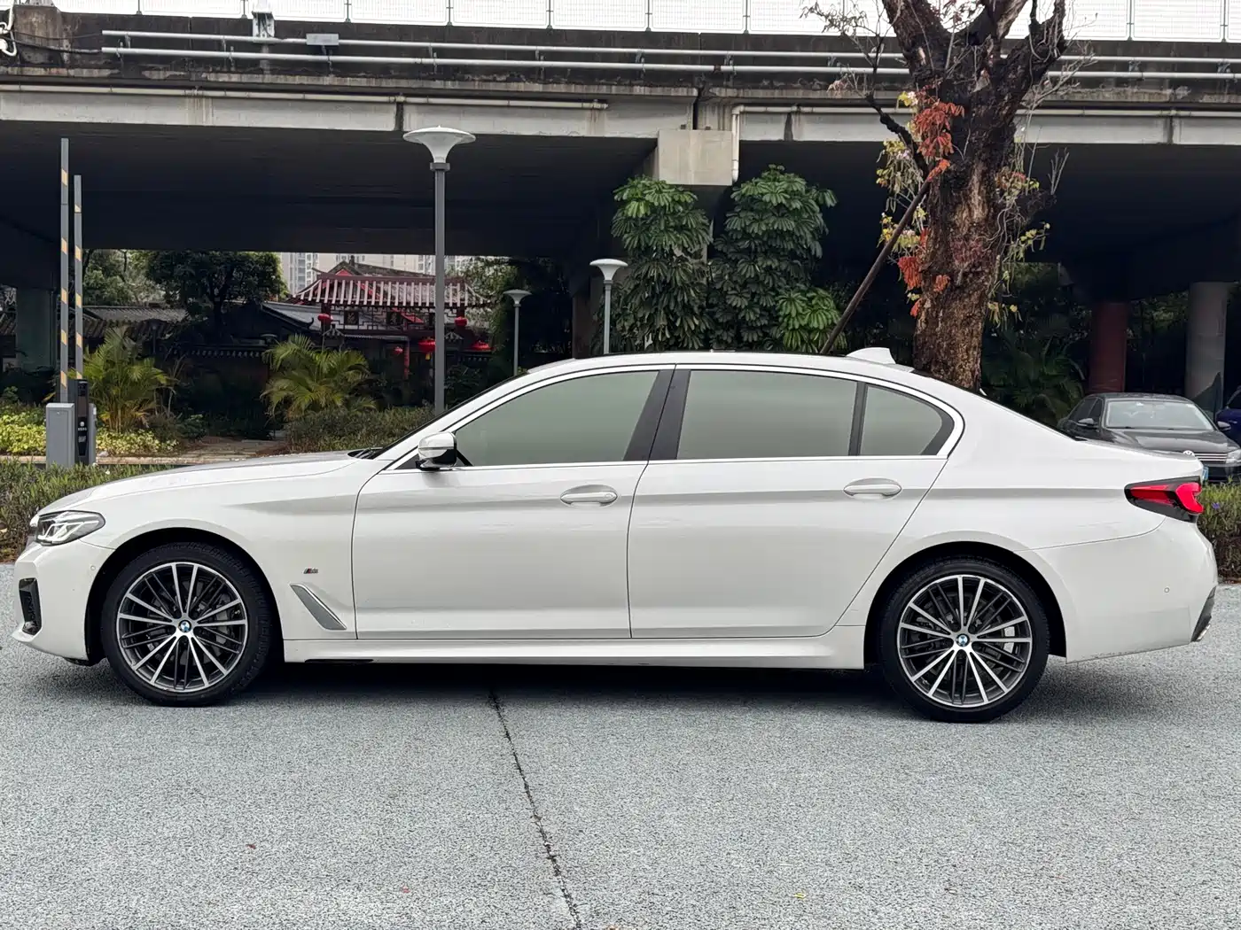 BMW 5 Series 2022 Facelift 530Li Leading M Sport Package фото 7