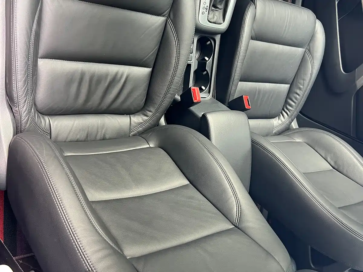Volkswagen Tiguan 2010 1.8TSI Automatic 4WD Elite фото 16