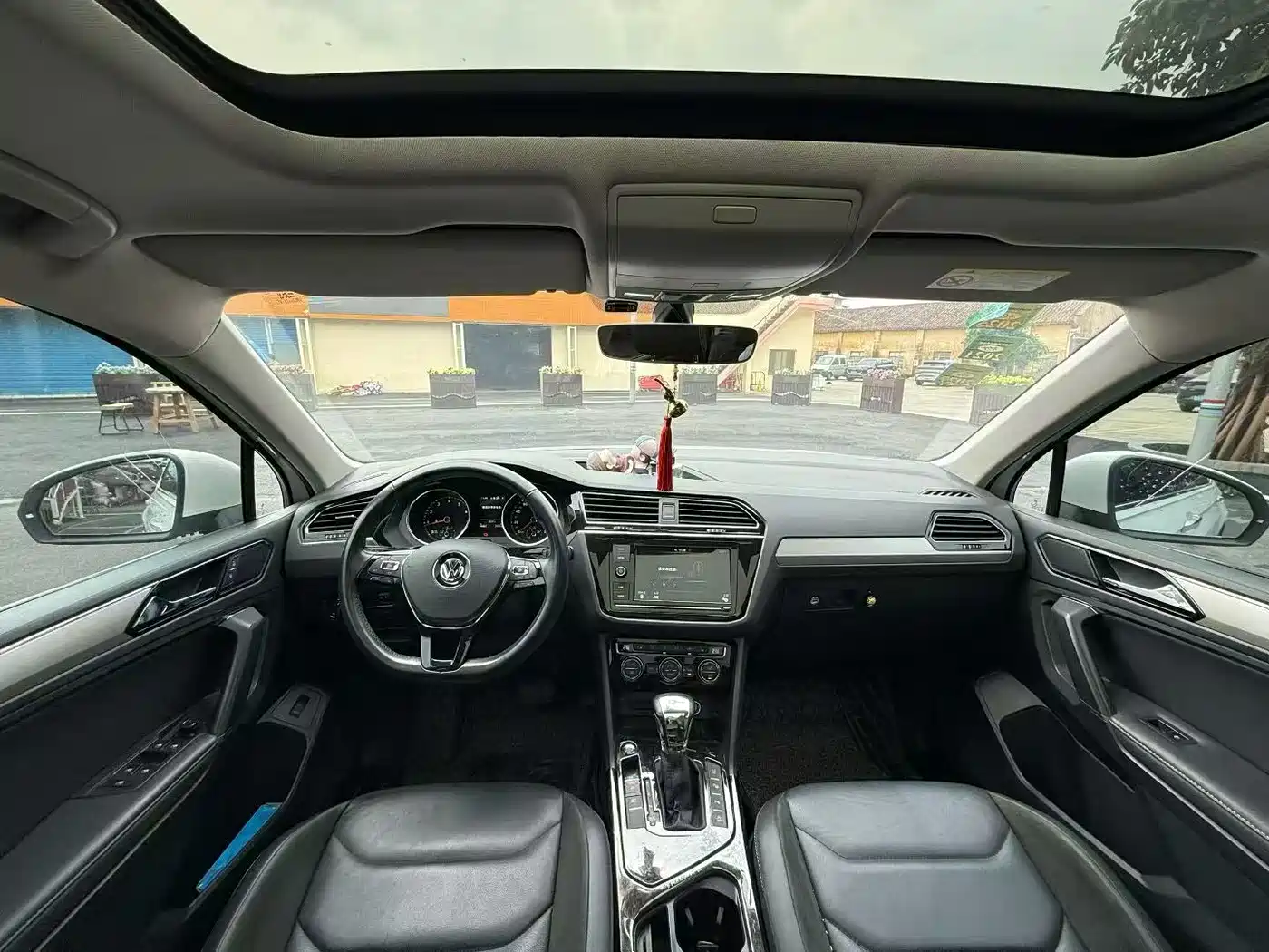 Volkswagen Tiguan L 2019 330TSI Automatic 2WD Smart Luxury Edition China VI фото 6