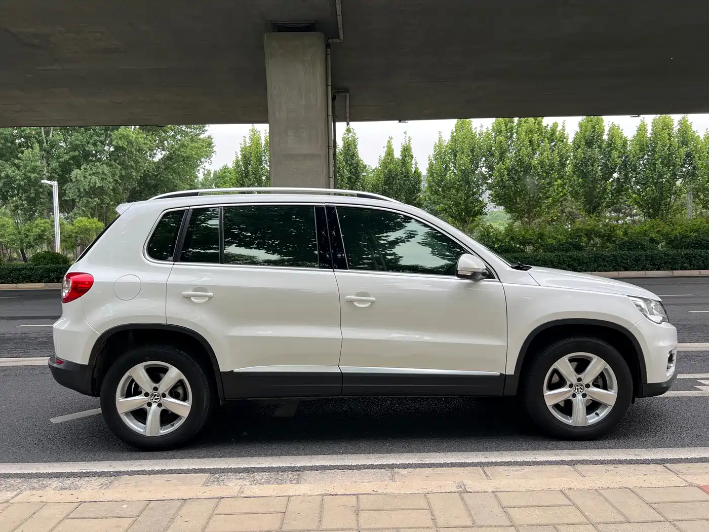 Volkswagen Tiguan 2010 1.8TSI Automatic 4WD Elite фото 31