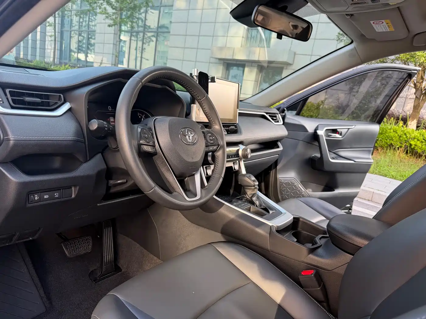 Toyota RAV4 Rongfang 2022 2.0L CVT 2WD Trend Edition фото 9