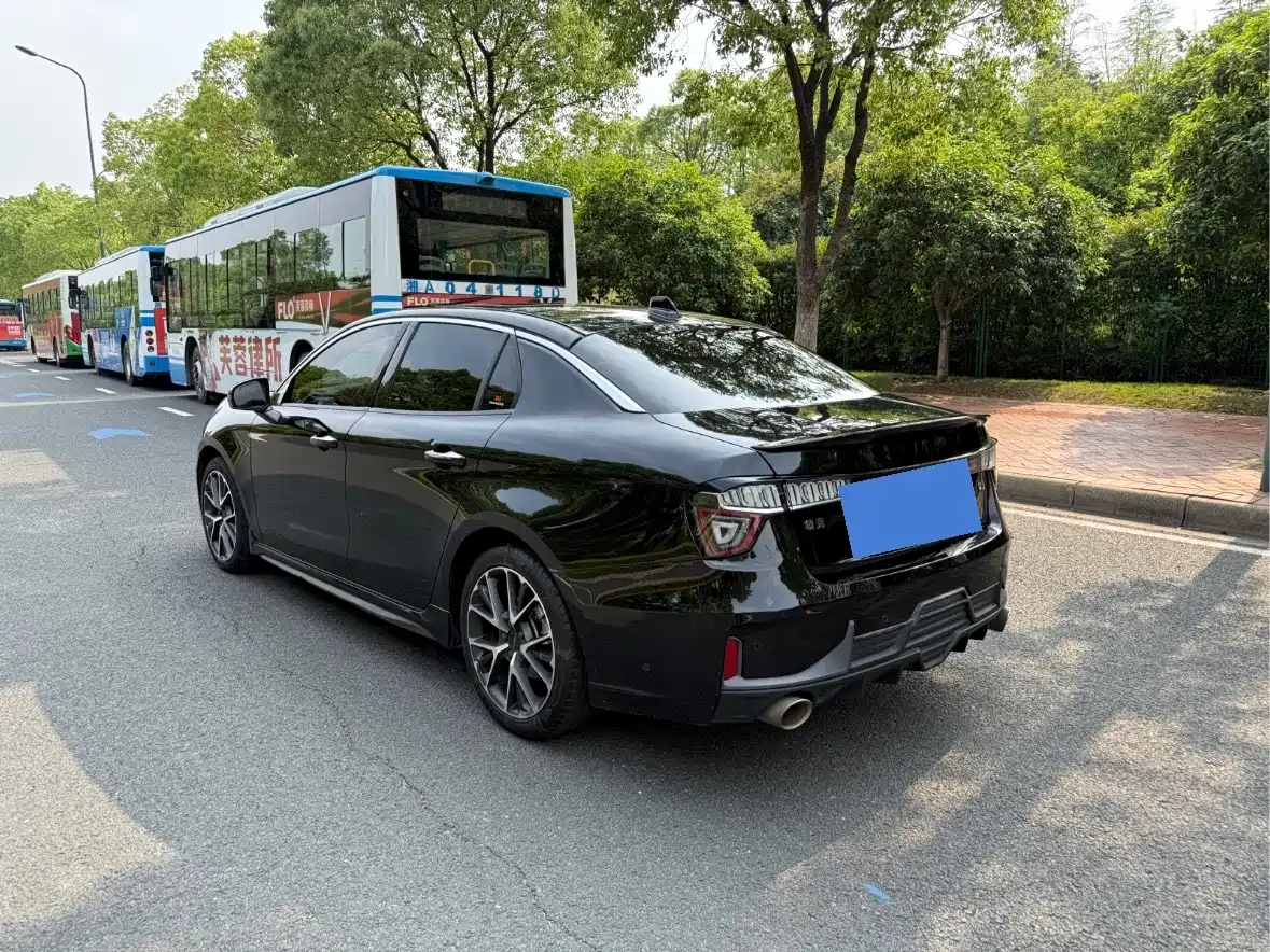 Lynk & Co 03 2018 1.5TD DCT Power Pro Version China V фото 6