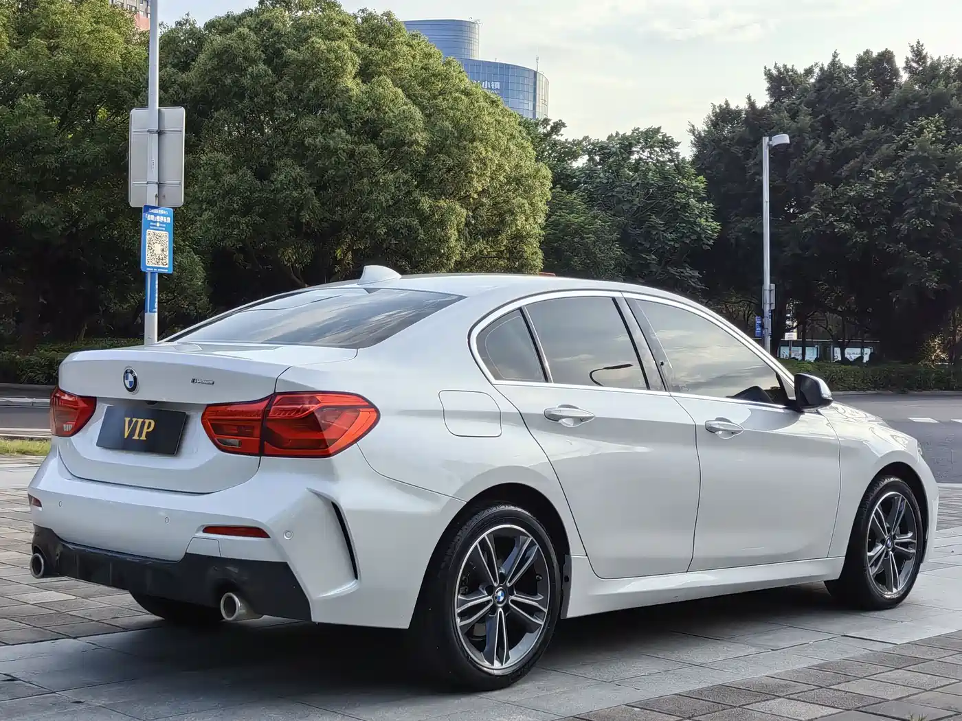 BMW 1 Series 2021 120i M Sport фото 4