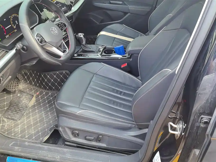 Volkswagen Passat 2023 330TSI Elite Edition фото 9