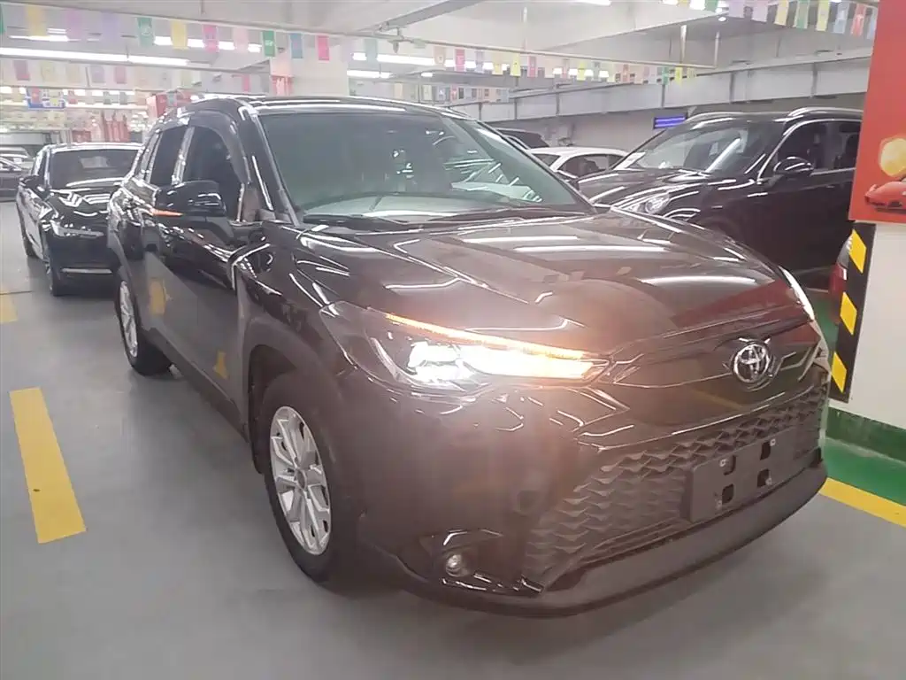 Toyota Frontlander 2022 2.0L CVT Elite фото 4