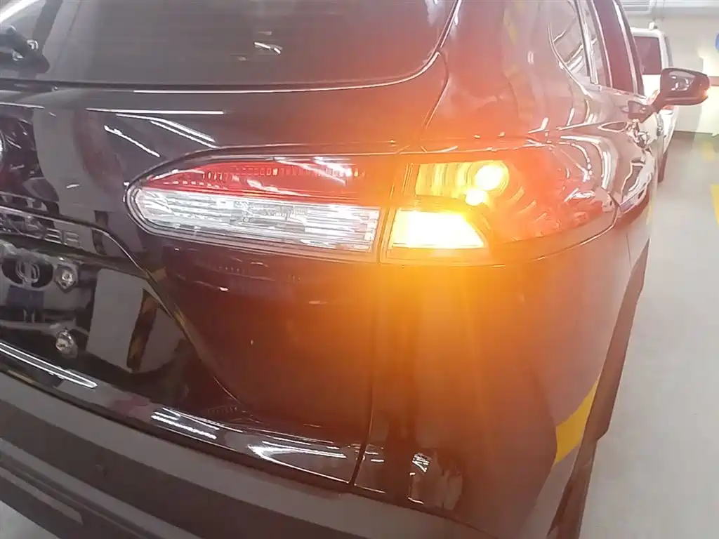 Toyota Frontlander 2022 2.0L CVT Elite фото 8