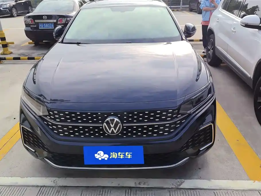 Volkswagen Passat 2023 330TSI Elite Edition фото 2