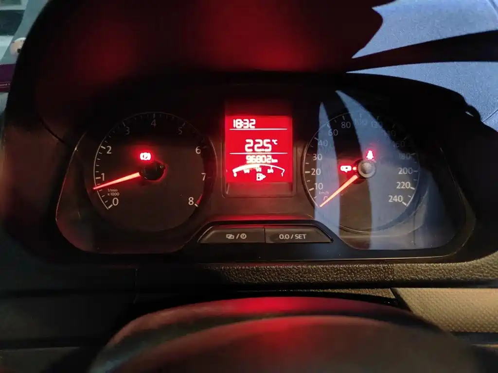 Volkswagen Jetta 2015 Value Edition 1.6L Manual Fashion фото 5