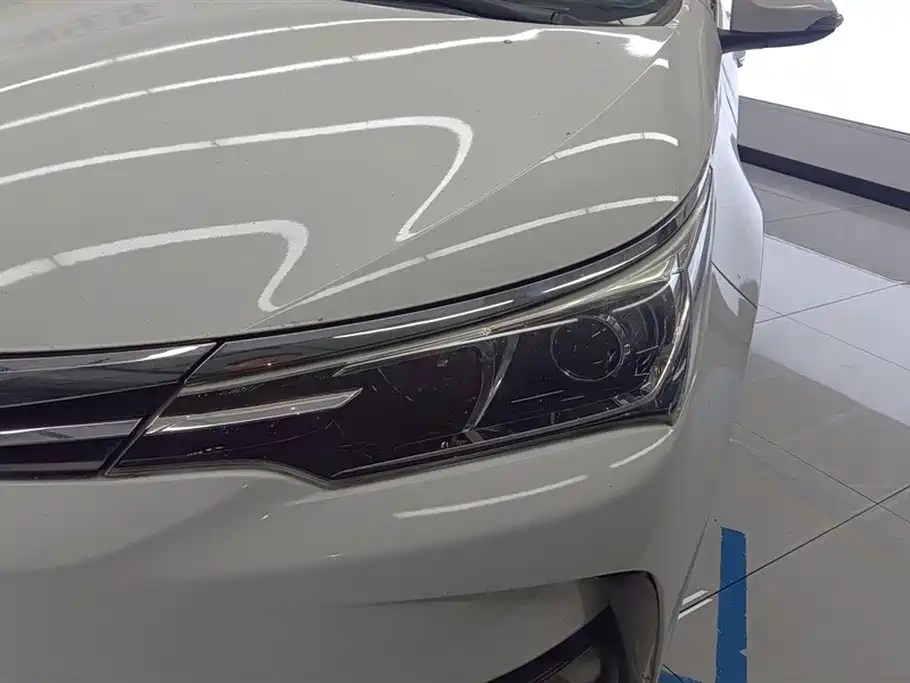 Toyota Corolla 2017 Facelift 1.2T S-CVT GL-i фото 5