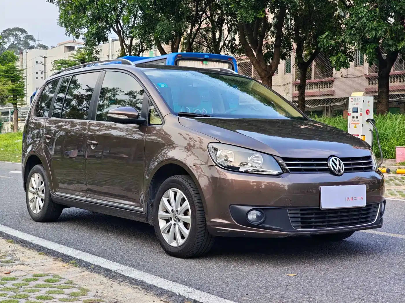 Volkswagen Touran 2013 1.4T DSG Comfort 5-seater фото 4