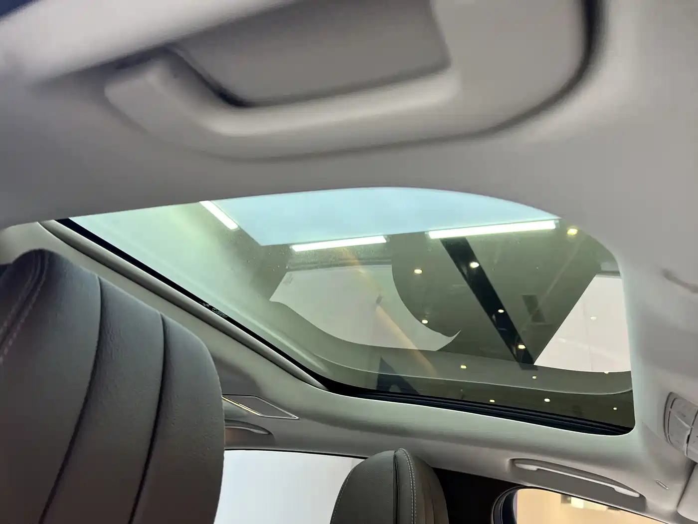 Mercedes-Benz E-Class 2022 Second Facelift E 300 L Luxury фото 16