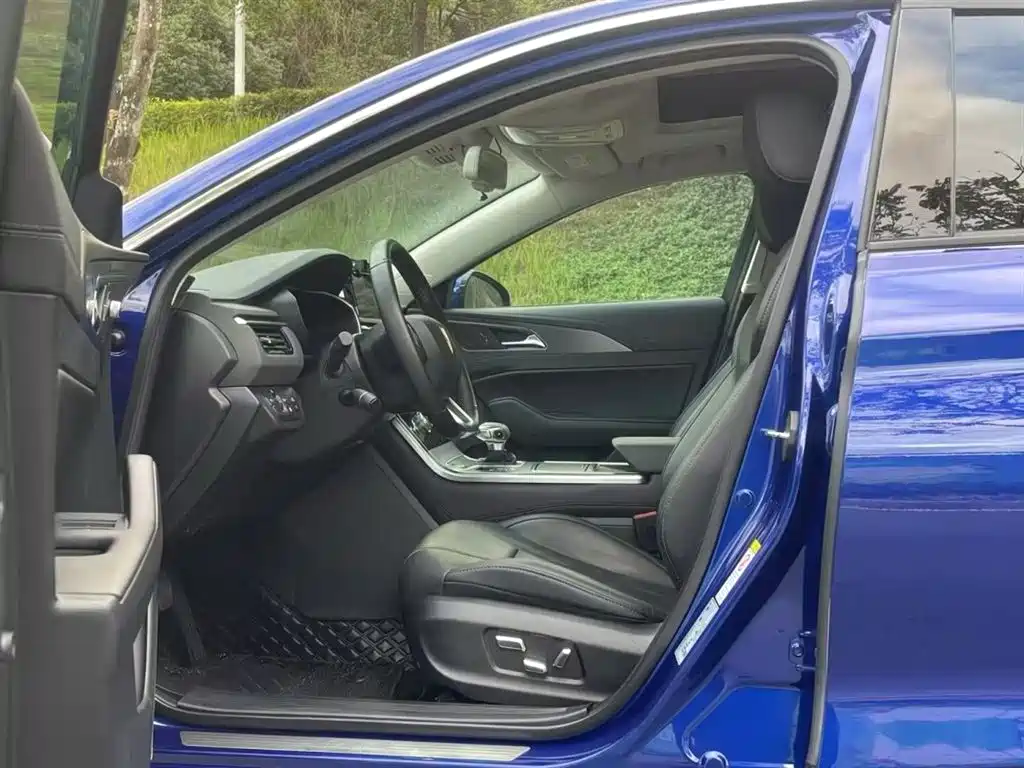 Hongqi H5 2022 Classic Facelift 1.8T Automatic Smart Connect Flag Enjoyment Edition фото 4