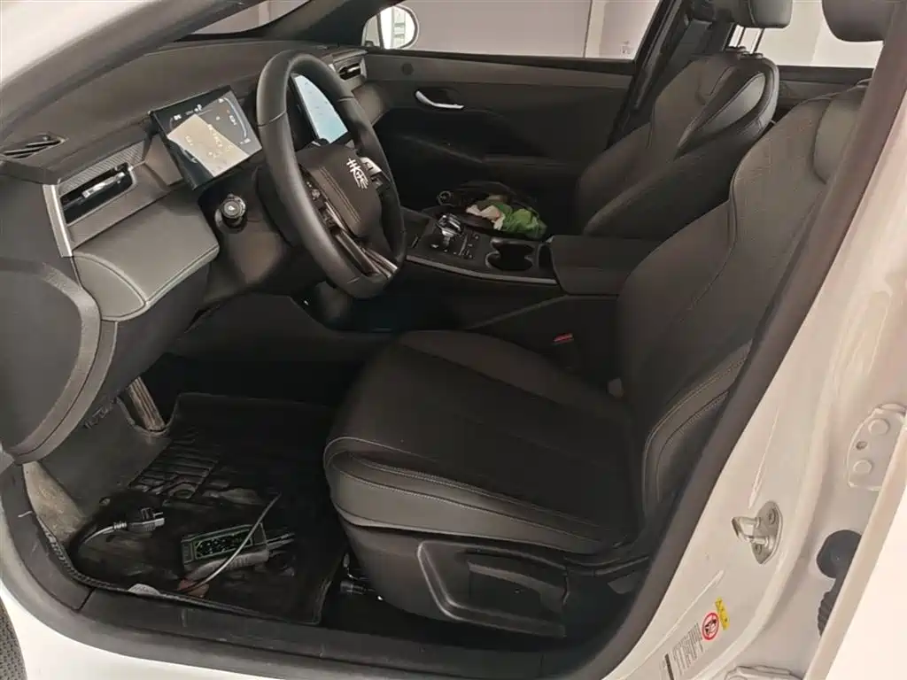 BYD Qin PLUS 2025 DM-i Smart Drive 55KM Leader фото 15