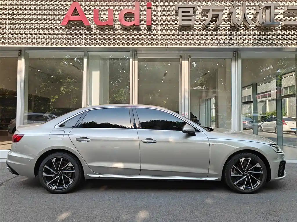 Audi A4L 2020 40 TFSI Luxury Elegance фото 3