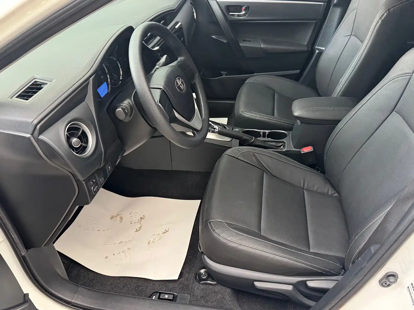 Toyota Corolla 2017 Facelift 1.2T S-CVT GL фото 8