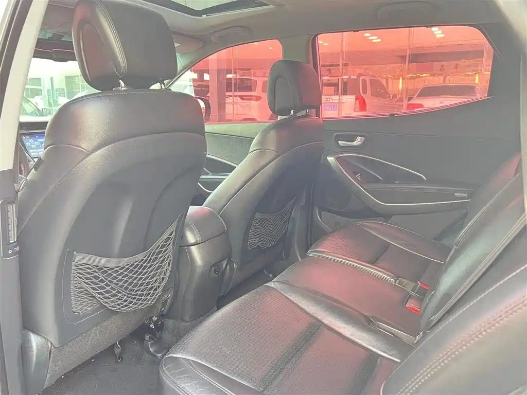 Hyundai Santa Fe 2013 Facelift 2.4L Automatic 4WD Premium фото 3