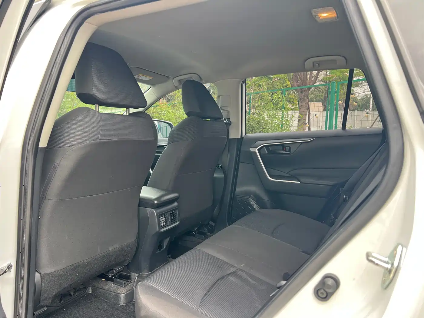Toyota RAV4 Rongfang 2022 2.0L CVT 2WD Urban Edition фото 6