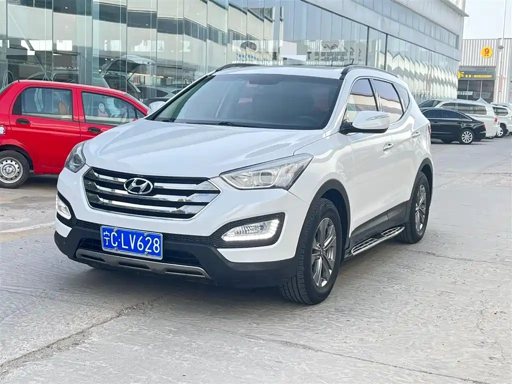 Hyundai Santa Fe 2013 Facelift 2.4L Automatic 4WD Premium