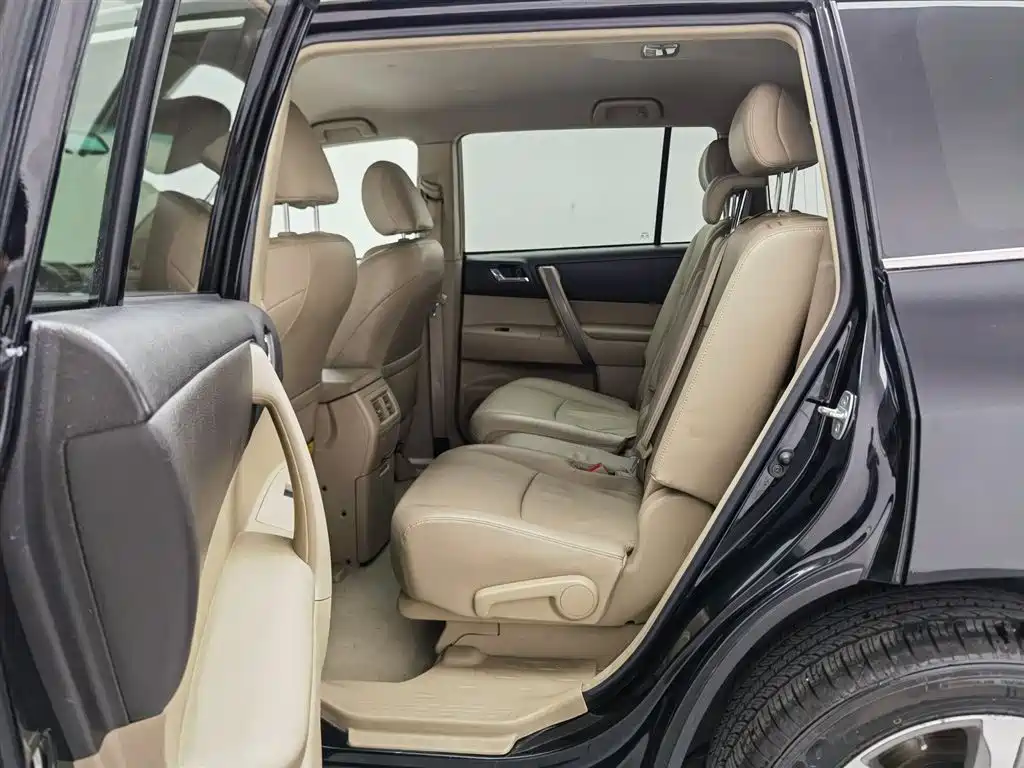 Toyota Highlander 2011 2.7L 2WD 5-seat Sport фото 15