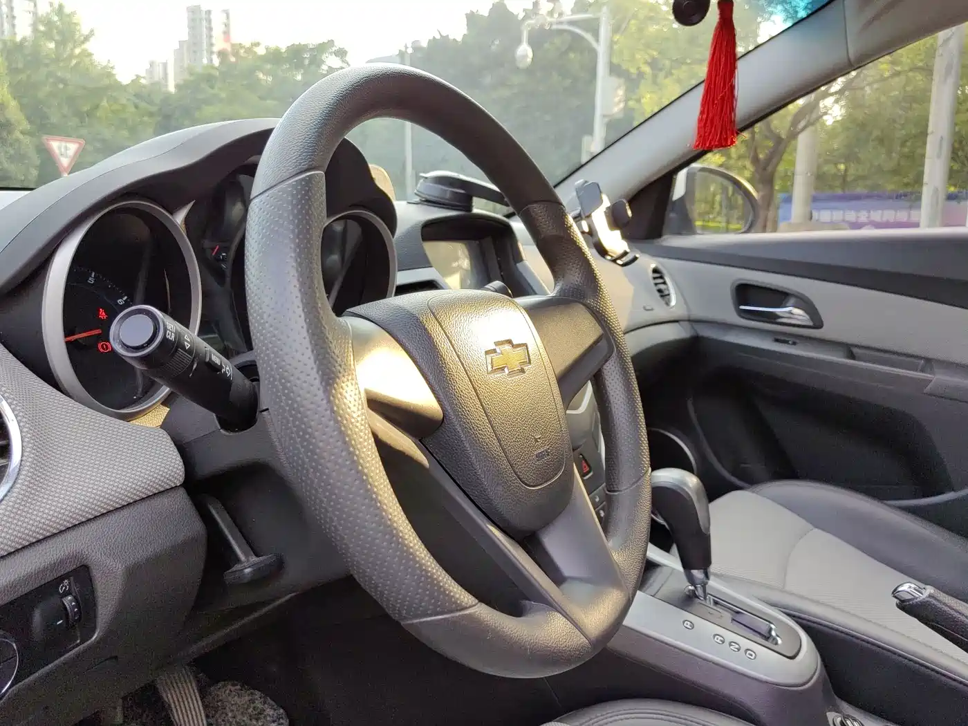 Chevrolet Cruze 2013 Model 1.6L SE AT фото 12
