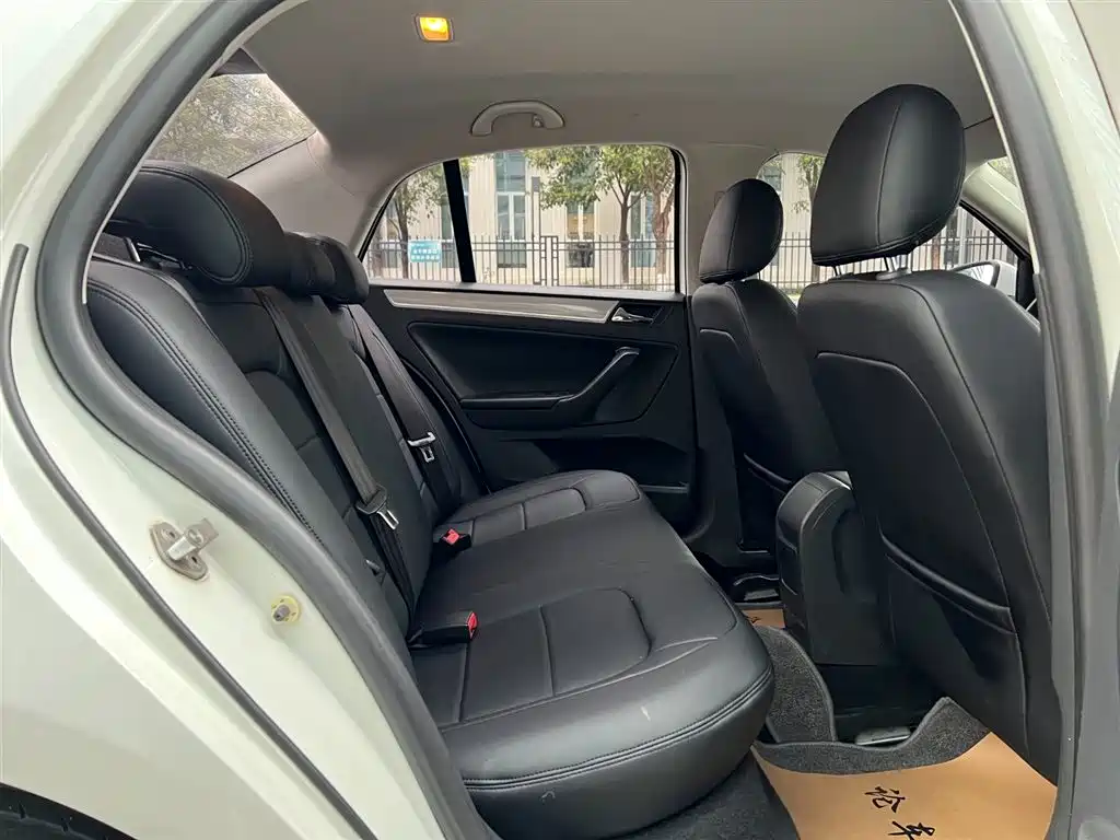 Volkswagen Bora 2015 Quality Edition 1.6L Automatic Fashion фото 18