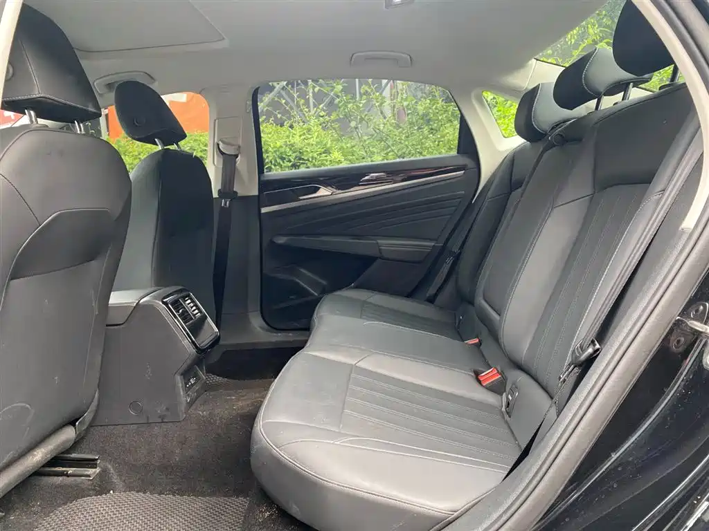 Volkswagen Passat 2024 280TSI Business Edition фото 8