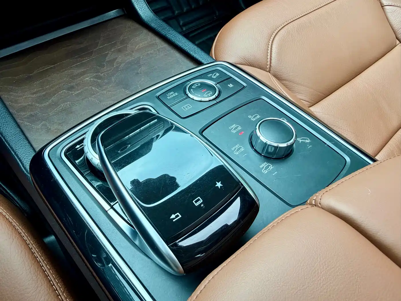 Mercedes-Benz GLS 2016 GLS 400 4MATIC Luxury фото 16
