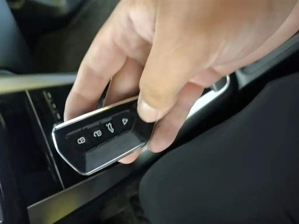 Chevrolet Captiva 2015 2.4L 2WD Urban Edition 7-seater фото 9