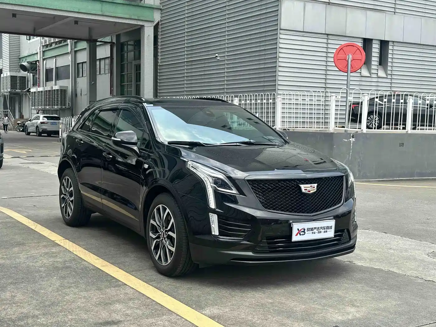Cadillac XT5 2022 2.0T AWD Luxury (Hummingbird Edition) фото 3