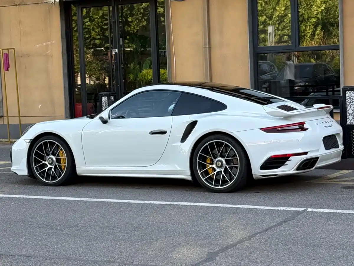 Porsche 911 2016 Turbo S 3.8T фото 3