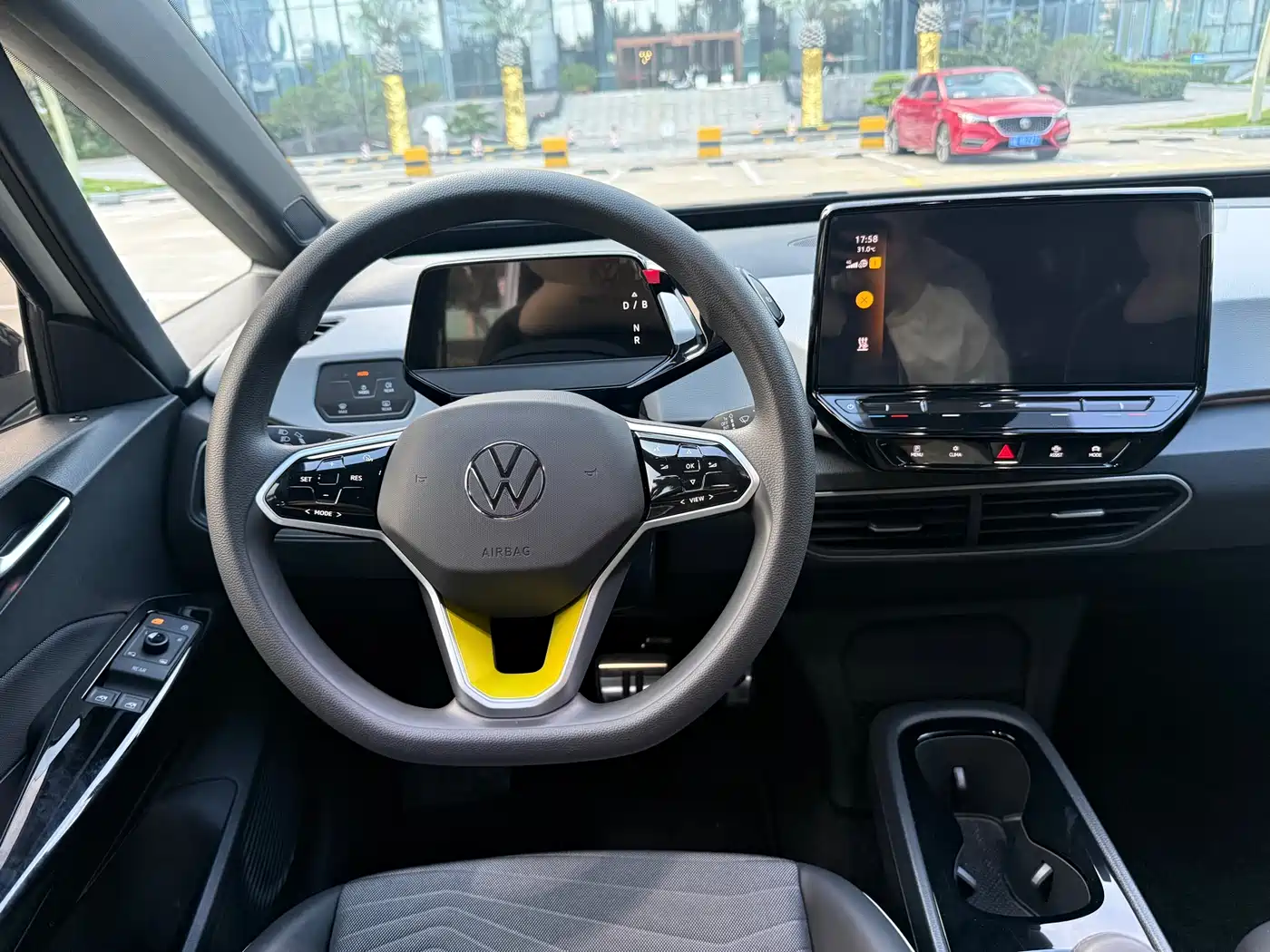 Volkswagen ID.3 2023 Pure Smart Edition фото 9