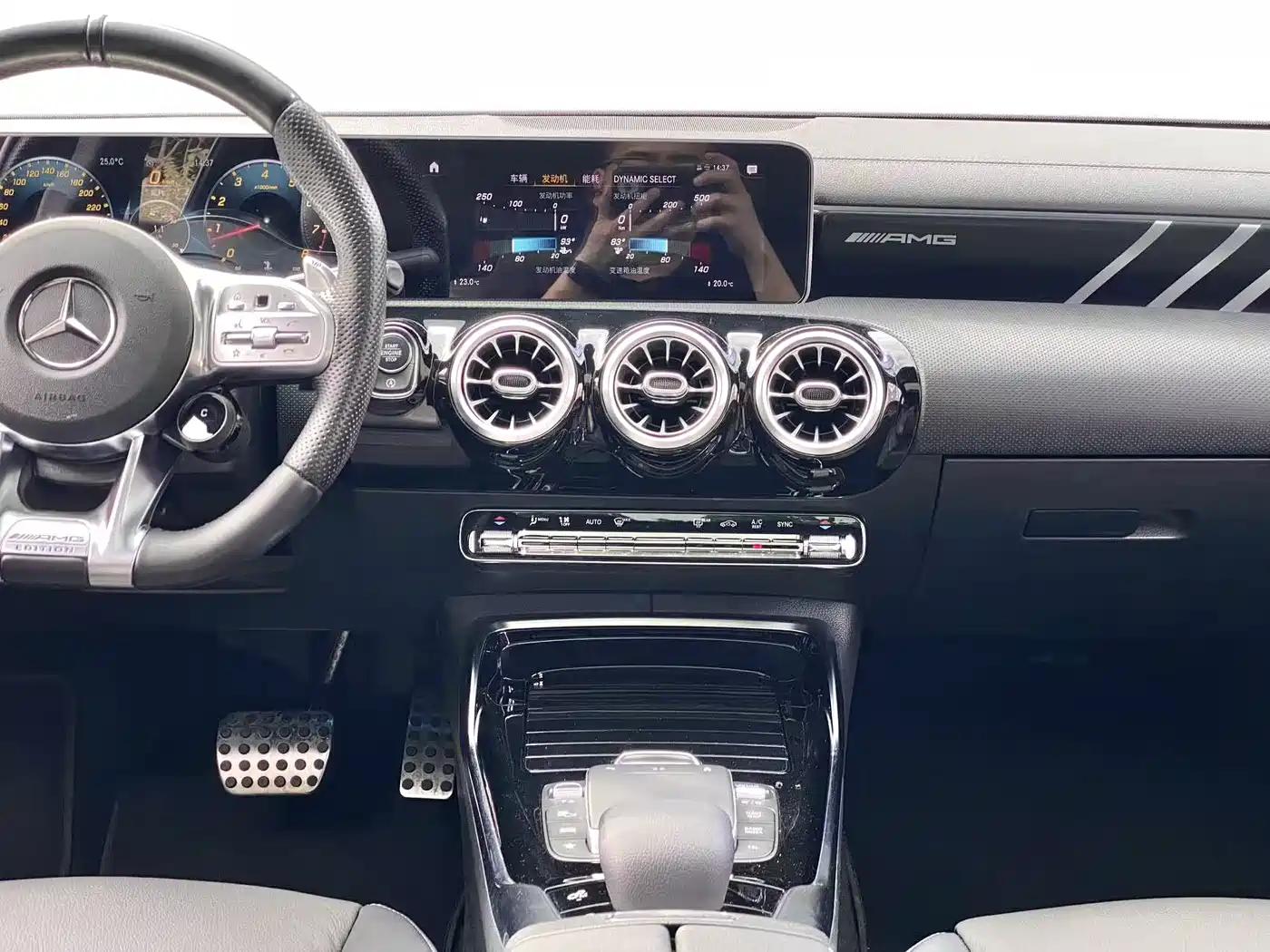 Mercedes-Benz A-Class AMG 2019 AMG A 35 L 4MATIC Pioneer Special Edition фото 9