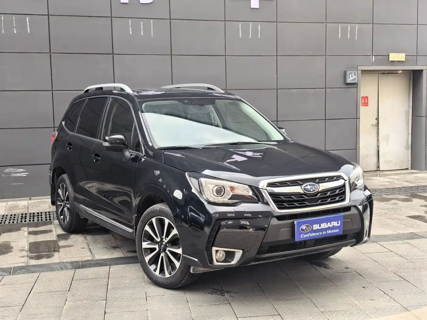 Subaru Forester 2016 2.5i Prestige Navigation Edition фото 3