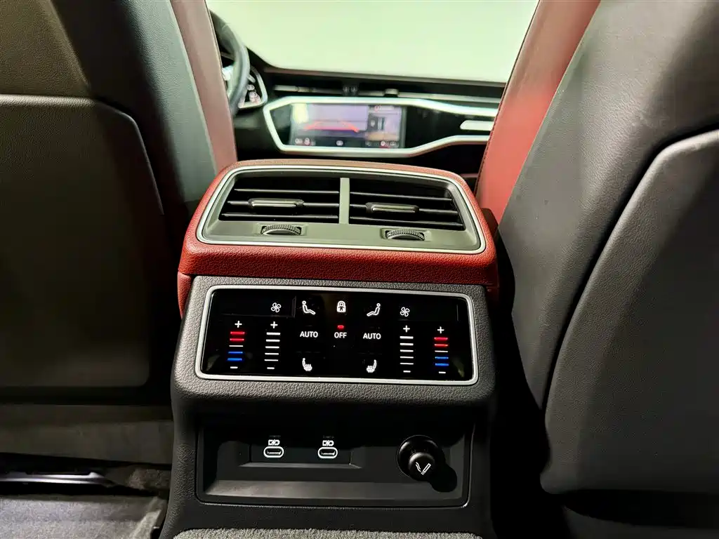 Audi A7L 2024 45 TFSI quattro Black Warrior Edition фото 22
