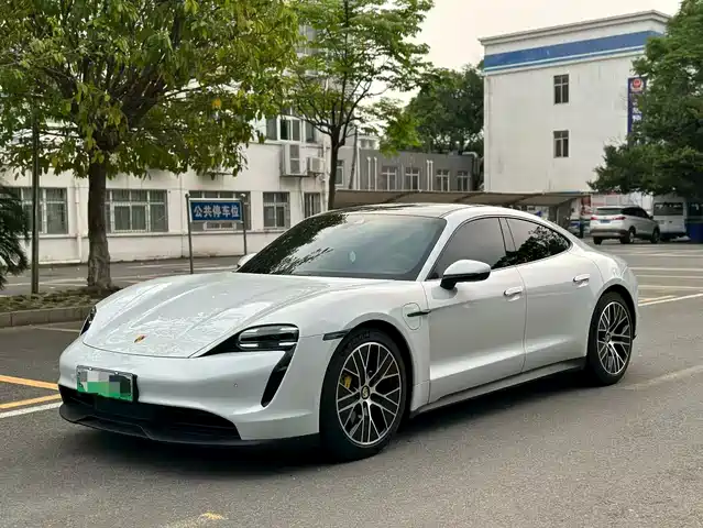 porsche taycan
