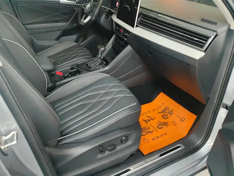 Volkswagen Tiguan L 2022 330TSI Auto 2WD R-Line Premium Edition фото 8
