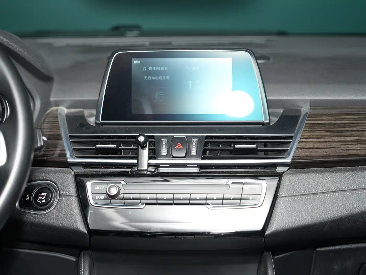 BMW 2 Series Touring 2018 Model 220i Luxury Package фото 23