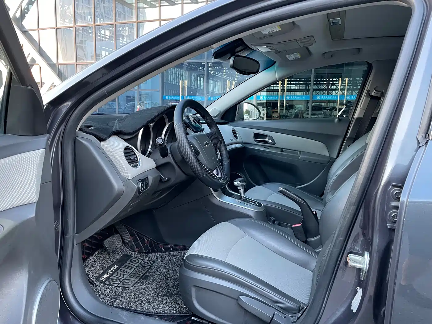 Chevrolet Cruze 2013 Model 1.6L SE AT фото 4