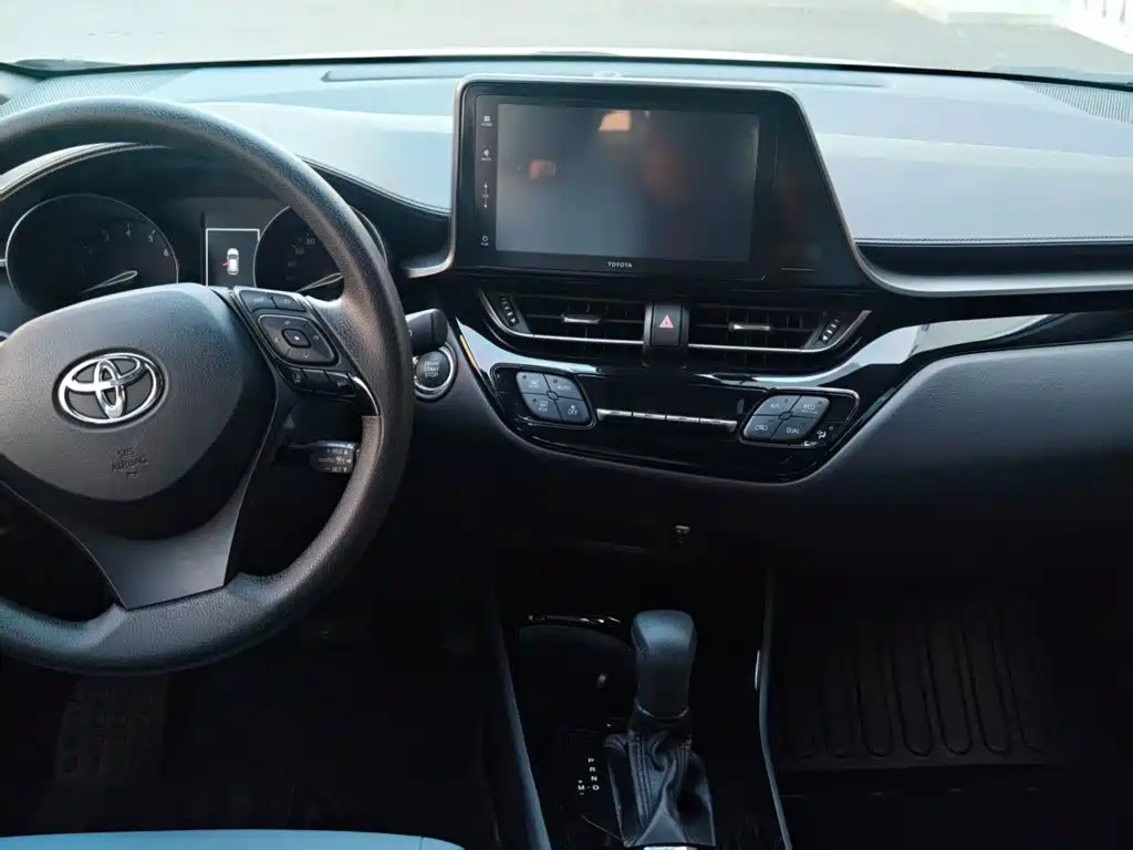 Photo 5 - Toyota IZOA