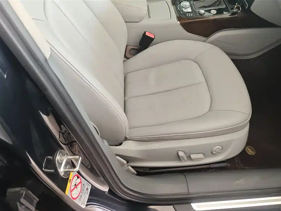 Audi A6L 2012 30 FSI Comfort фото 8