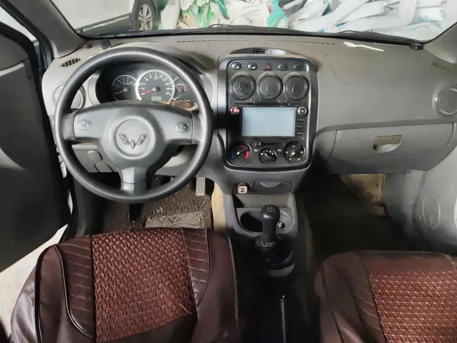 Wuling Motors Wuling Hongguang 2013 2013 1.5L Comfort