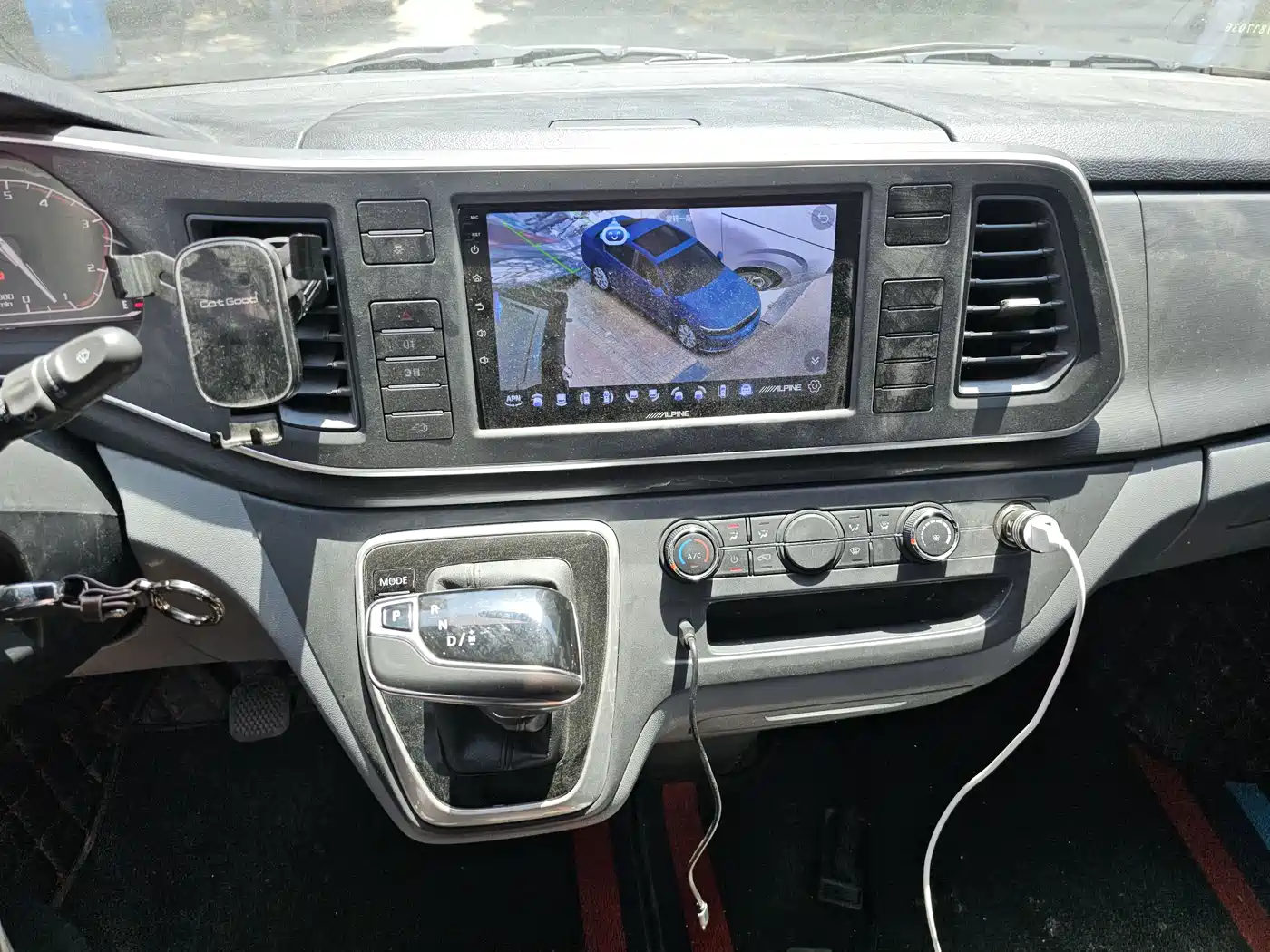 SAIC Maxus Xintu V80 2025 Model PRO Aoyun 2.0T Automatic Long Wheelbase Medium Roof 6/7/8/9-seater фото 7