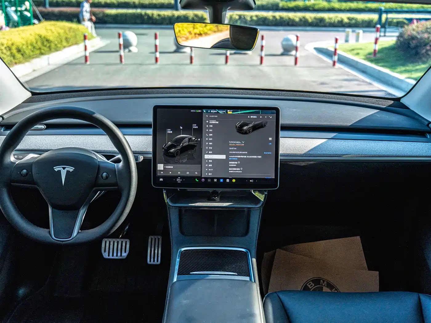 Photo 14 - Tesla Model Y