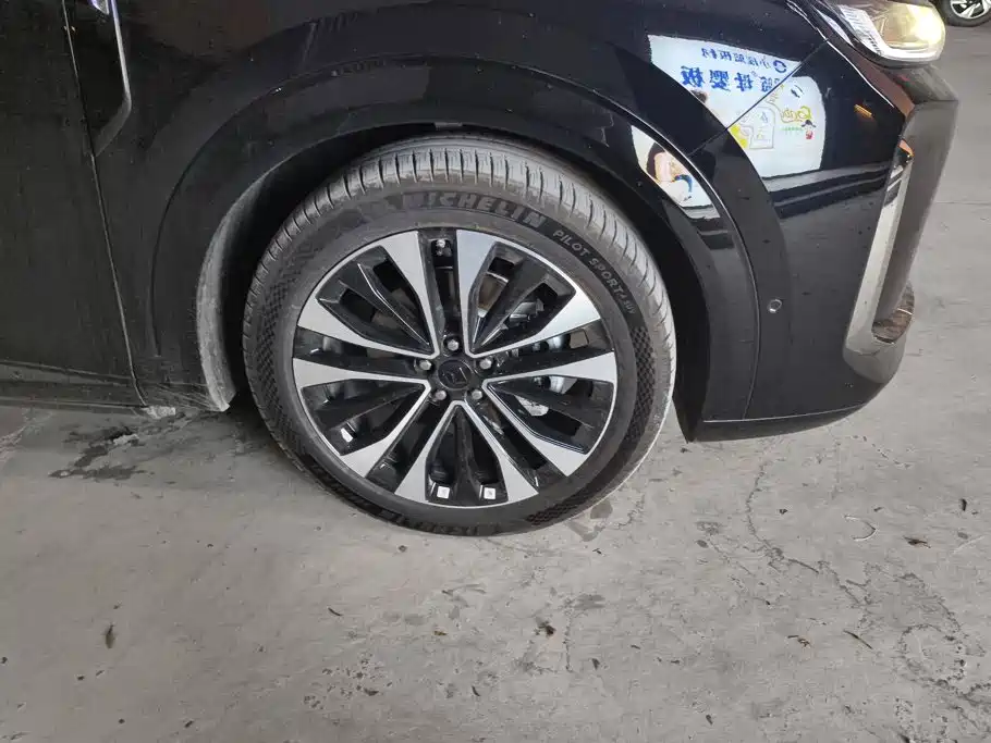 Фото 6 - Huajing Baojun Huajing S
