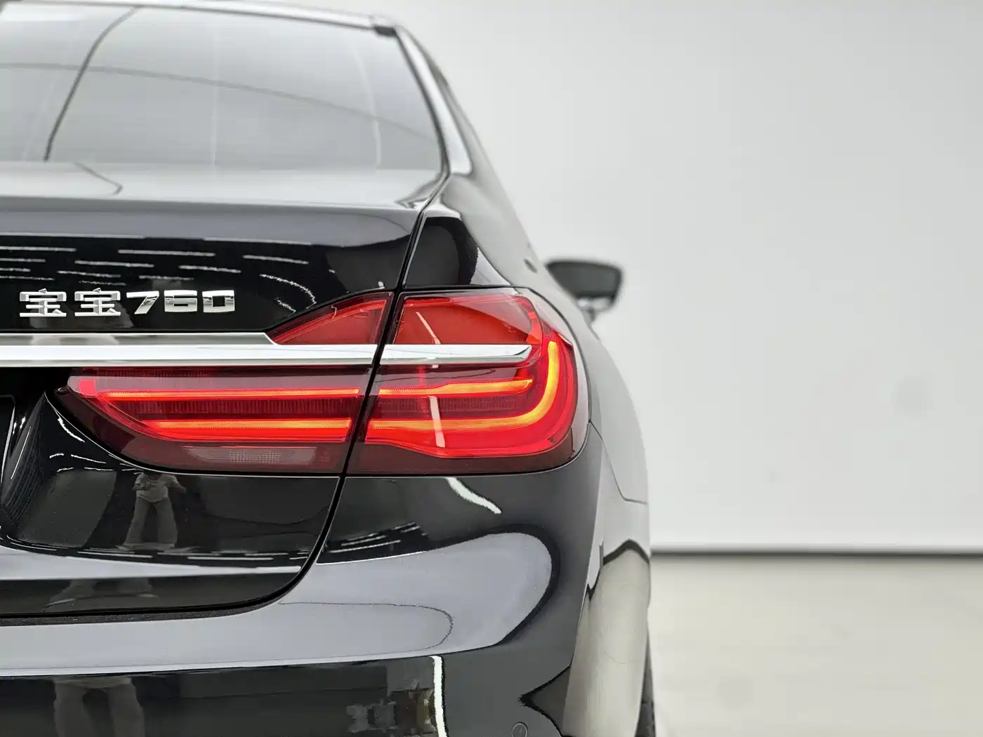 BMW 7 Series 2016 740Li Leading Edition фото 16